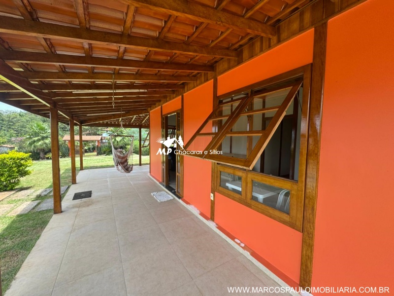 BELISSÍMA CHÁCARA EM MOGI DAS CRUZES