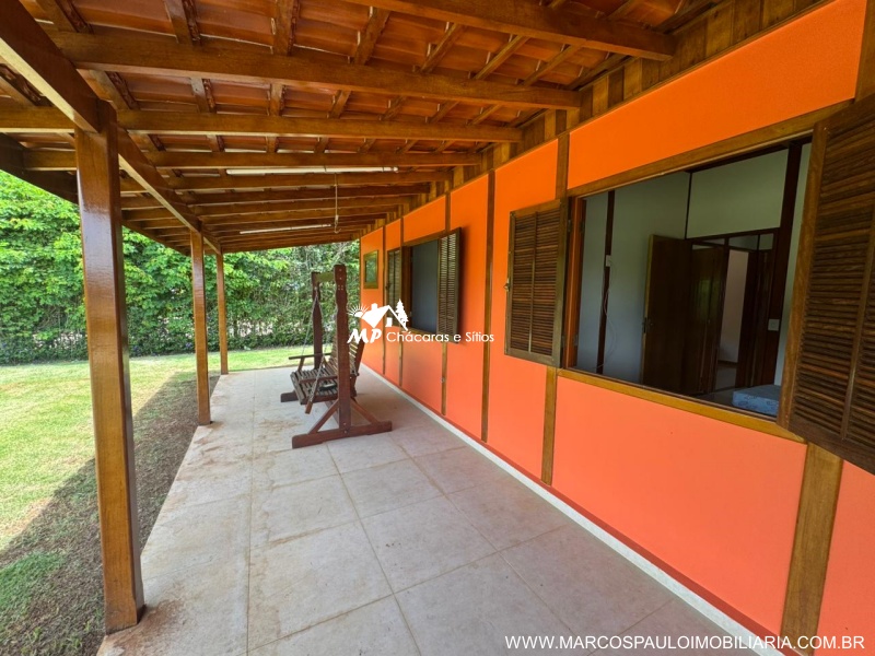 BELISSÍMA CHÁCARA EM MOGI DAS CRUZES