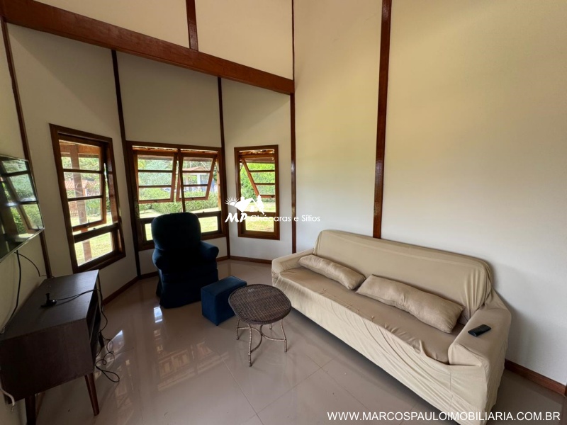 BELISSÍMA CHÁCARA EM MOGI DAS CRUZES