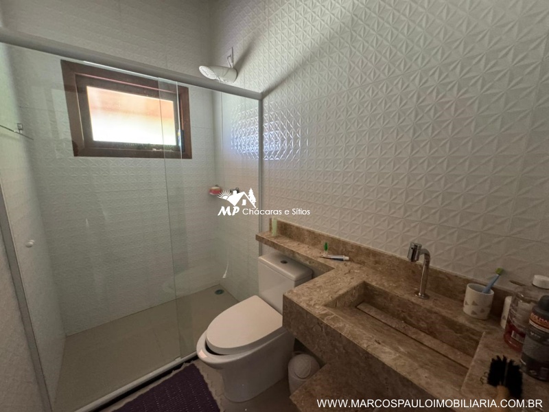 BELISSÍMA CHÁCARA EM MOGI DAS CRUZES