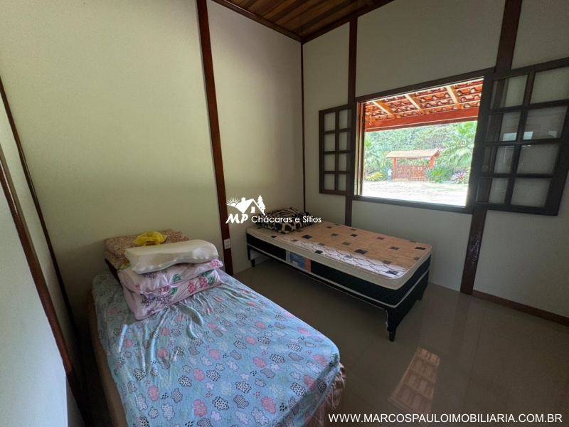 BELISSÍMA CHÁCARA EM MOGI DAS CRUZES