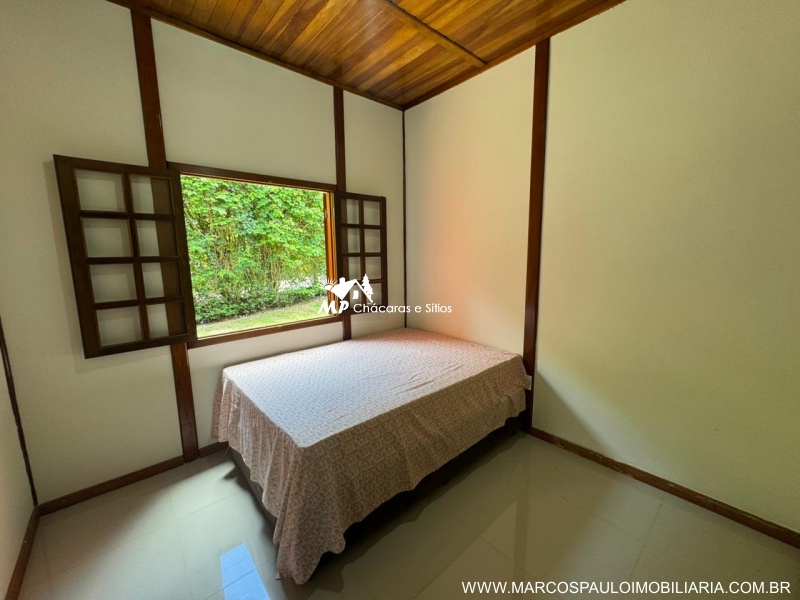 BELISSÍMA CHÁCARA EM MOGI DAS CRUZES