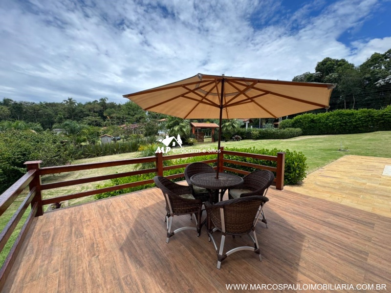BELISSÍMA CHÁCARA EM MOGI DAS CRUZES