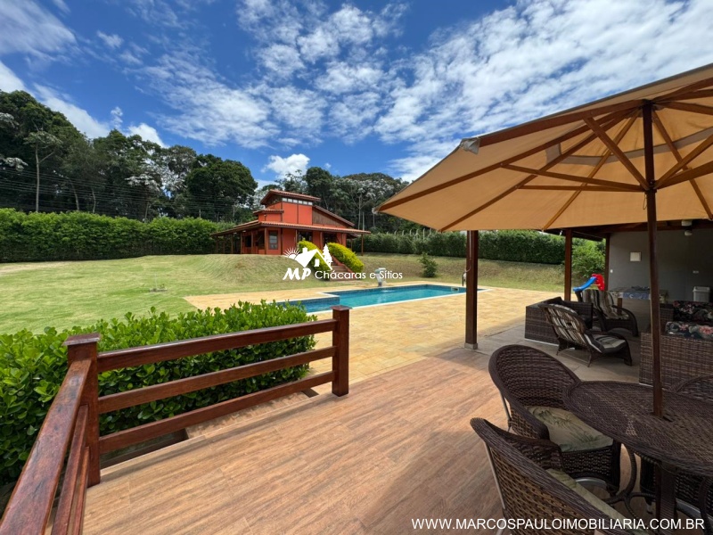BELISSÍMA CHÁCARA EM MOGI DAS CRUZES