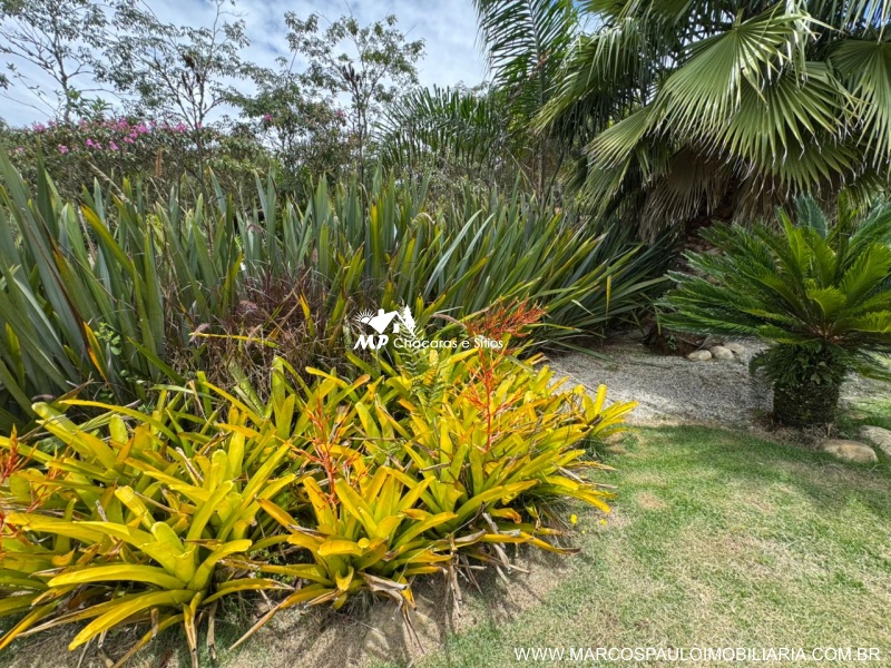 BELISSÍMA CHÁCARA EM MOGI DAS CRUZES