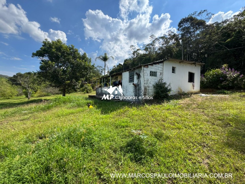 CHÁCARA NA REGIÃO DE MOGI DAS CRUZES