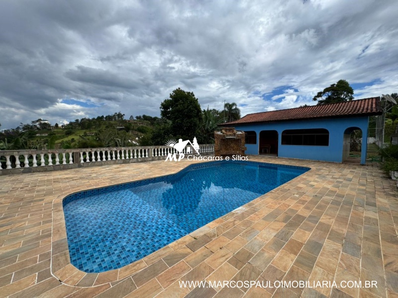 CHÁCARA DE ALTO PADRÃO EM BIRITIBA MIRIM