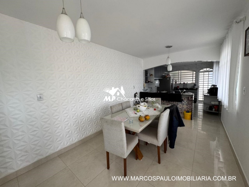 CHÁCARA DE ALTO PADRÃO EM BIRITIBA MIRIM