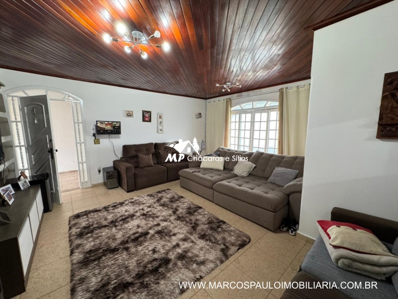 CHÁCARA DE ALTO PADRÃO EM BIRITIBA MIRIM