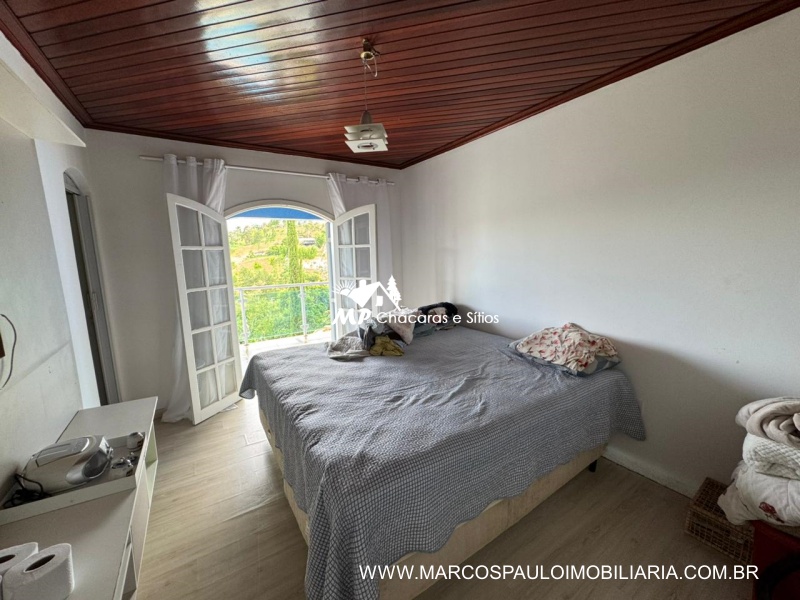 CHÁCARA DE ALTO PADRÃO EM BIRITIBA MIRIM