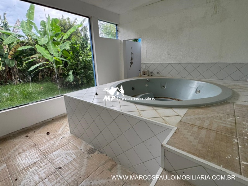 CHÁCARA DE ALTO PADRÃO EM BIRITIBA MIRIM