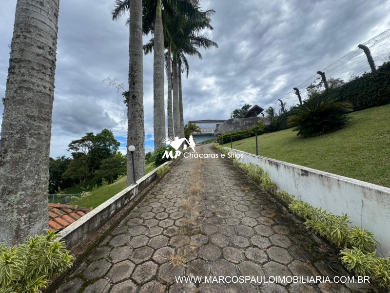 CHÁCARA DE ALTO PADRÃO EM BIRITIBA MIRIM
