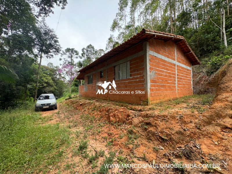 SÍTIO COM CACHOEIRA NA REGIÃO DE SALESÓPOLIS