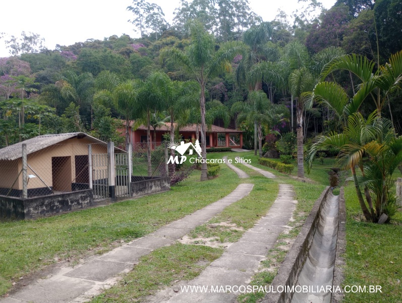 SÍTIO ESPETACULAR EM BIRITIBA MIRIM