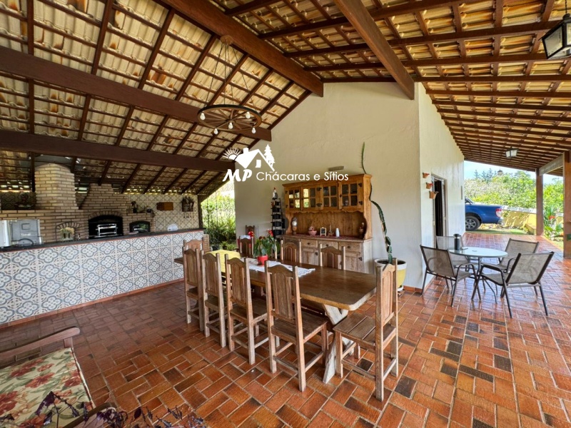 CHÁCARA DE ALTO PADRÃO EM BIRITIBA MIRIM